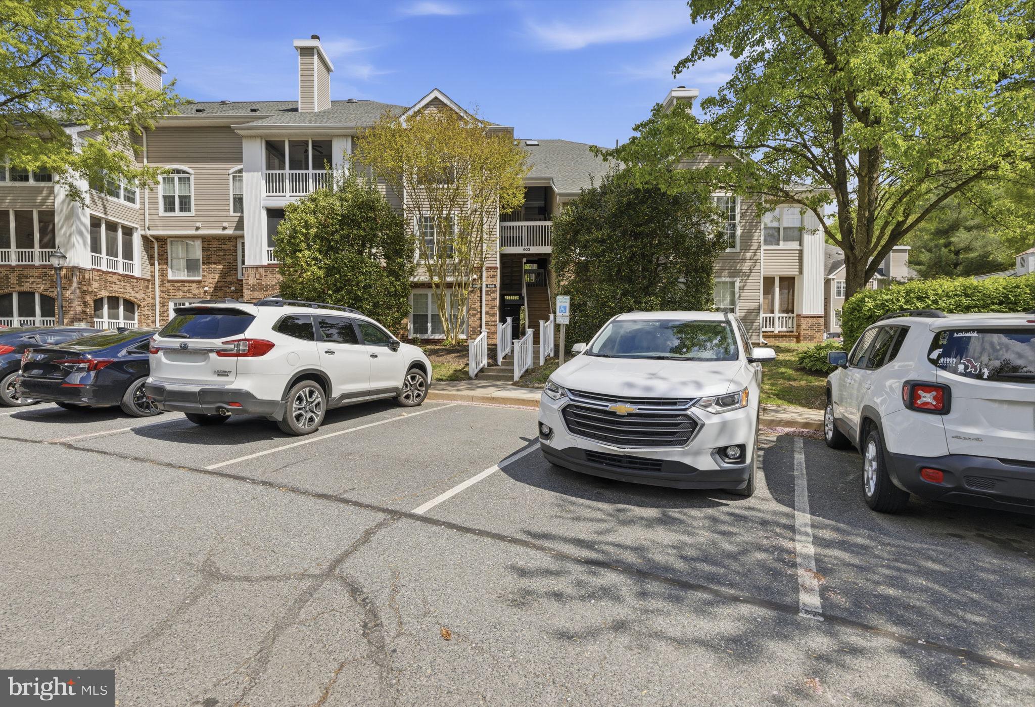 ENGLISH COUNTRY MANOR - Residential