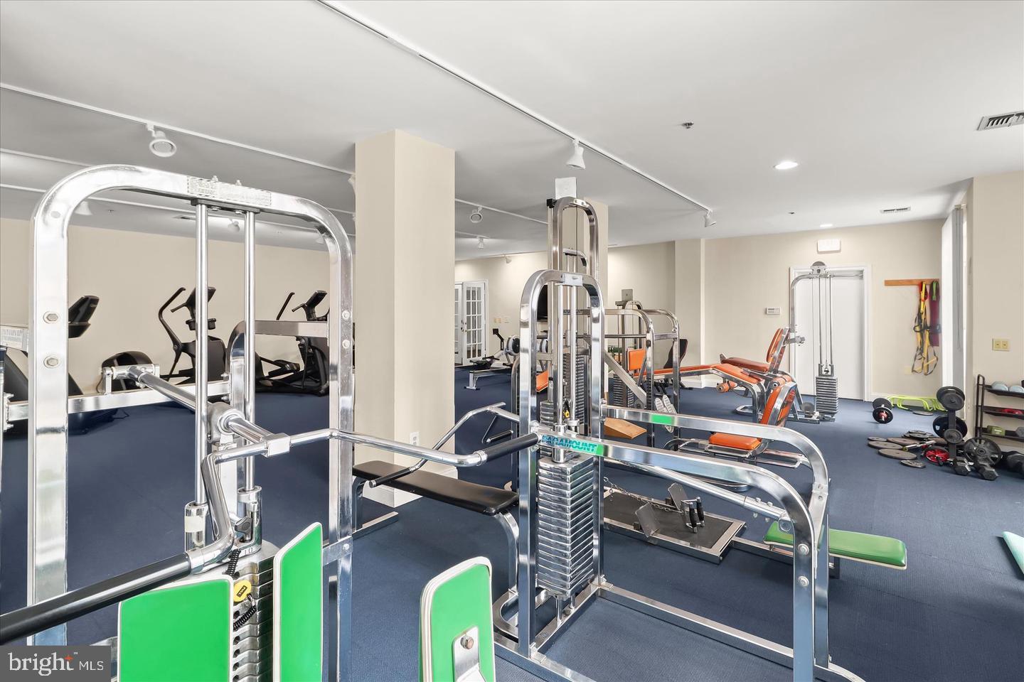 ENGLISH COUNTRY MANOR - Residential