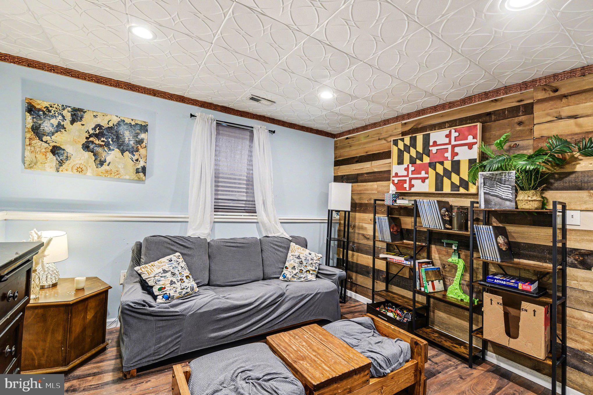 HARBOUR OAKS - Residential