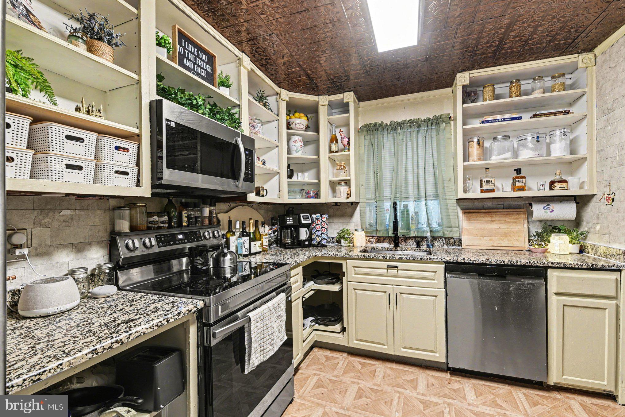 HARBOUR OAKS - Residential