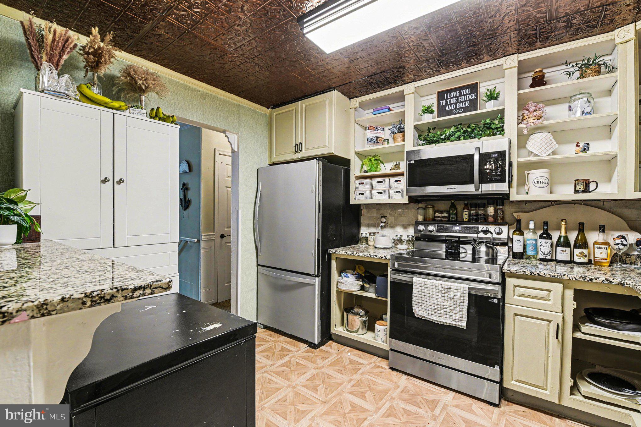 HARBOUR OAKS - Residential