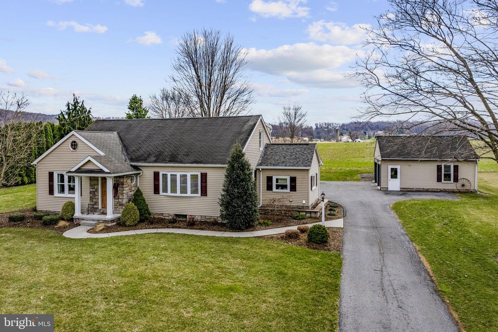 Photo of 330 S Reamstown Road, EPHRATA, PA 17522 (MLS # PALA2085846)