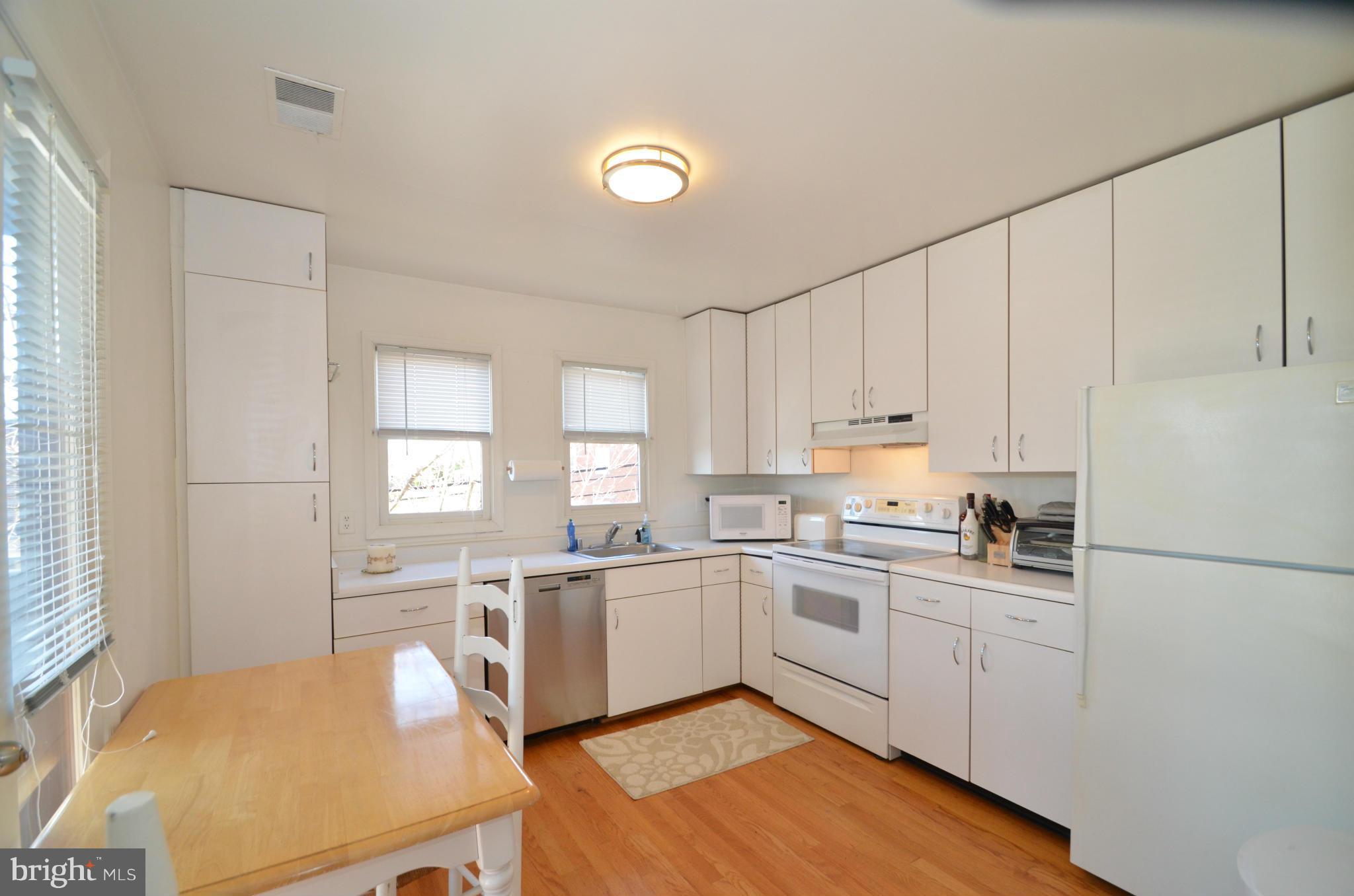 ROLAND PARK - Residential