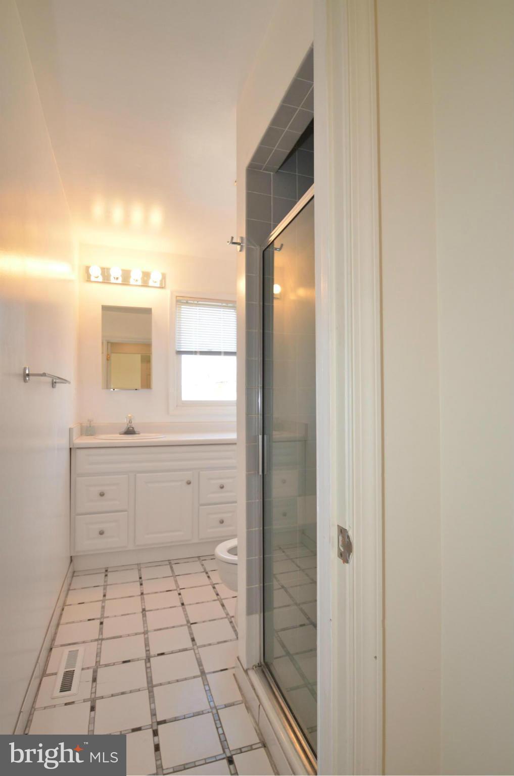 ROLAND PARK - Residential