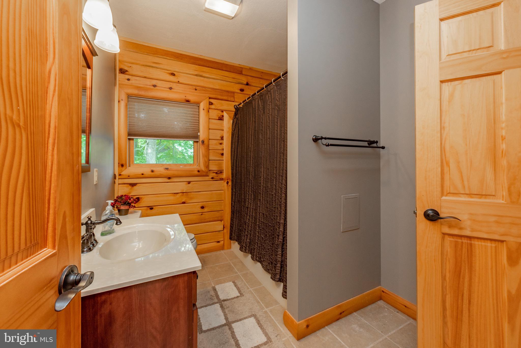 GALLATIN WOODS - Residential