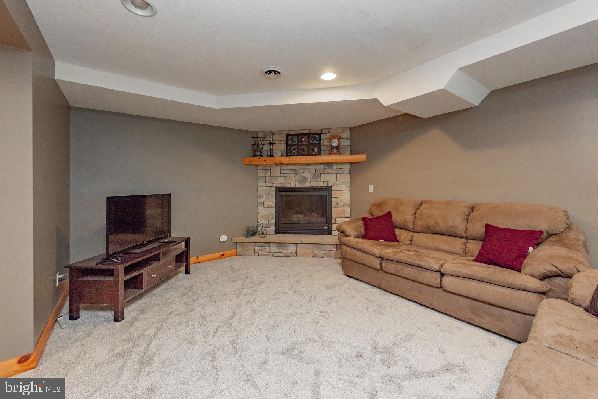 GALLATIN WOODS - Residential