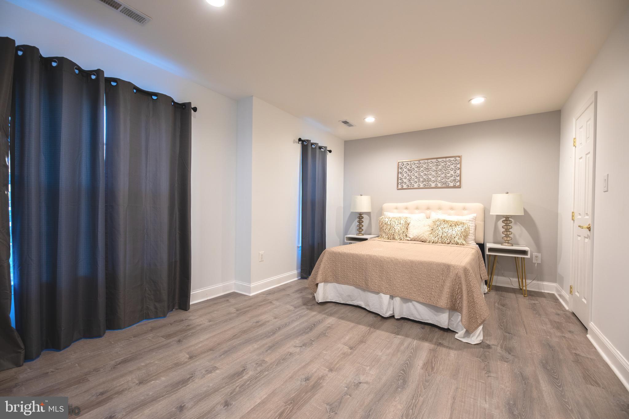 LOCHEWOOD - Residential