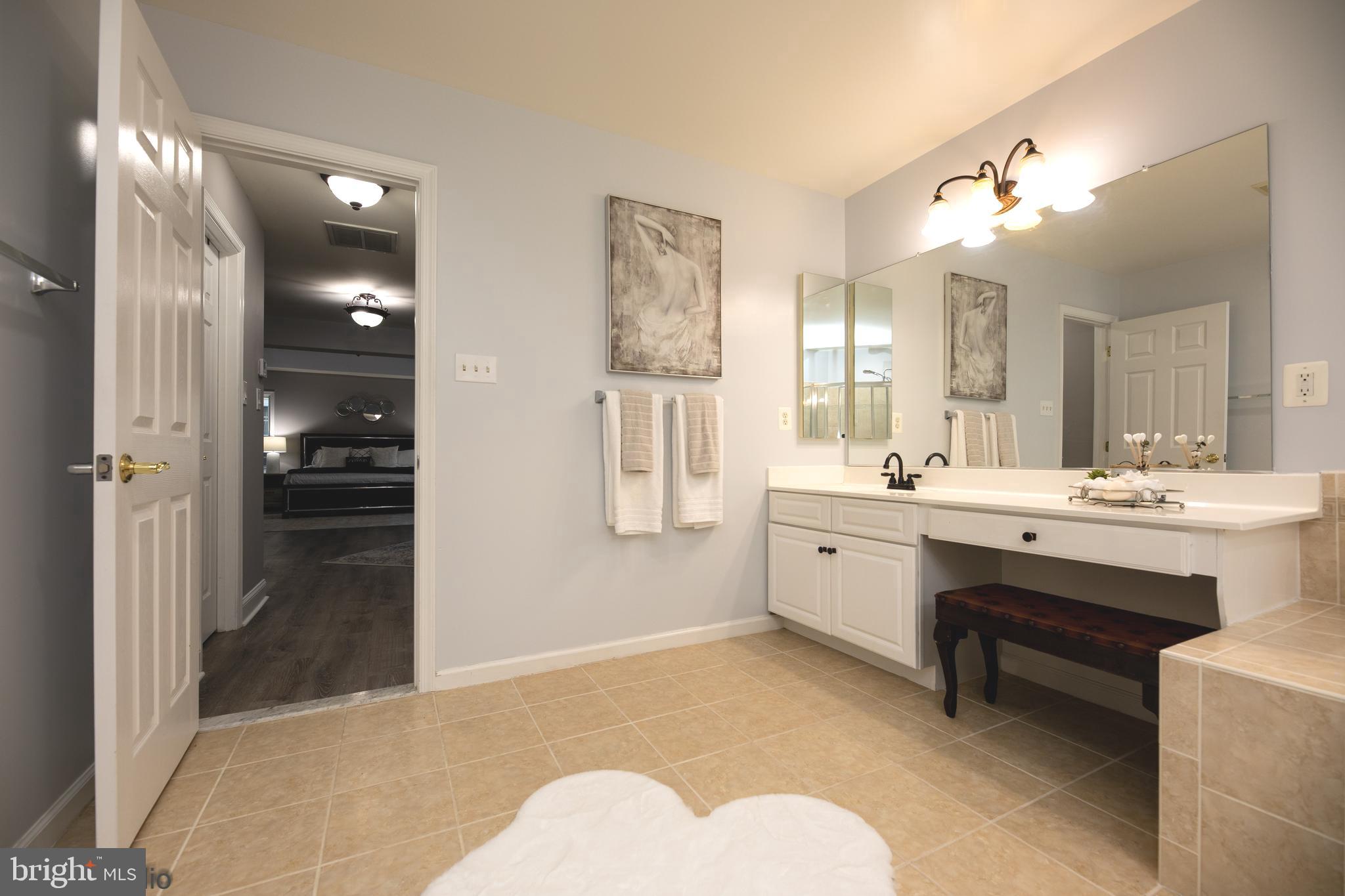 LOCHEWOOD - Residential