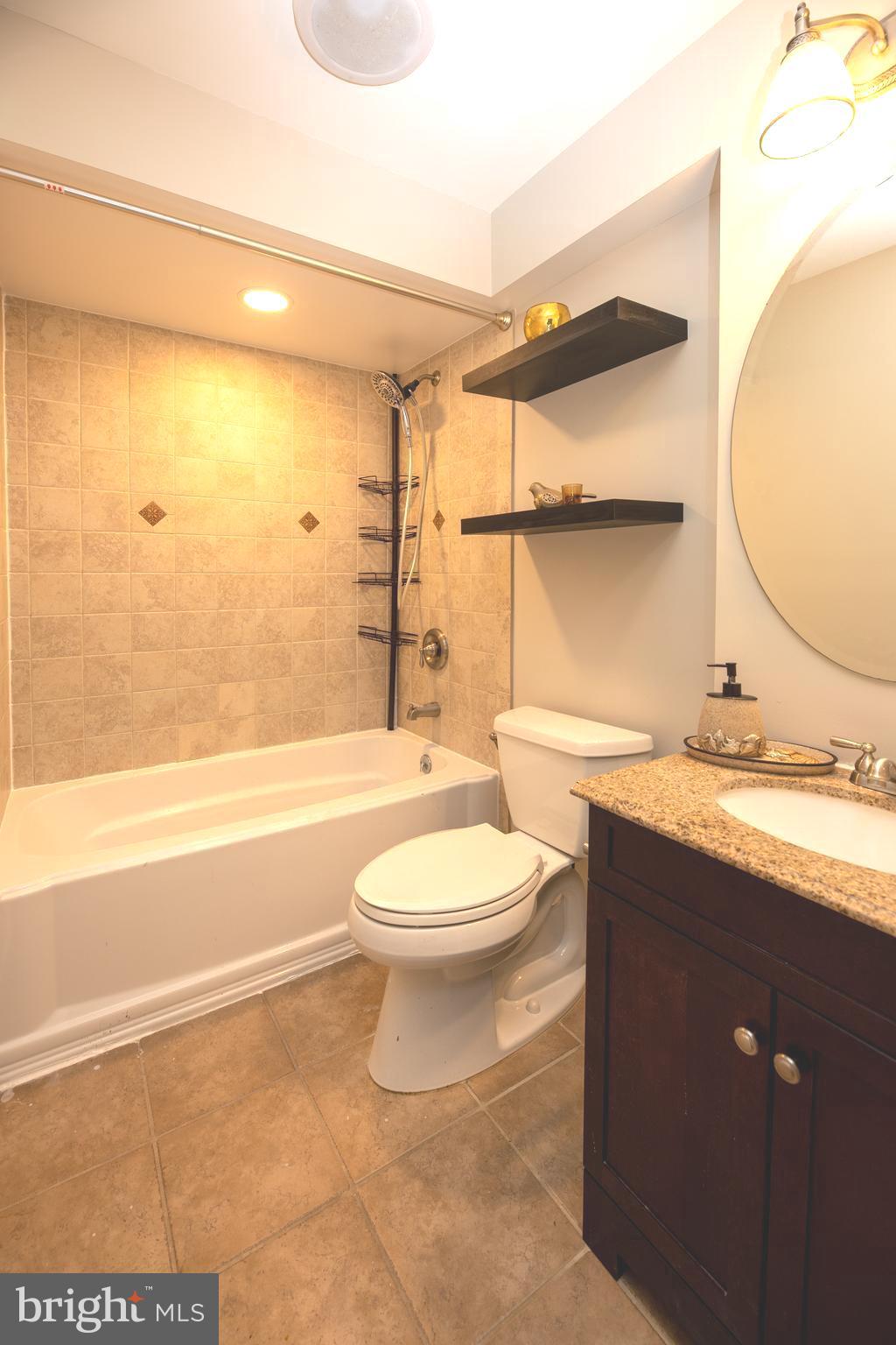 LOCHEWOOD - Residential