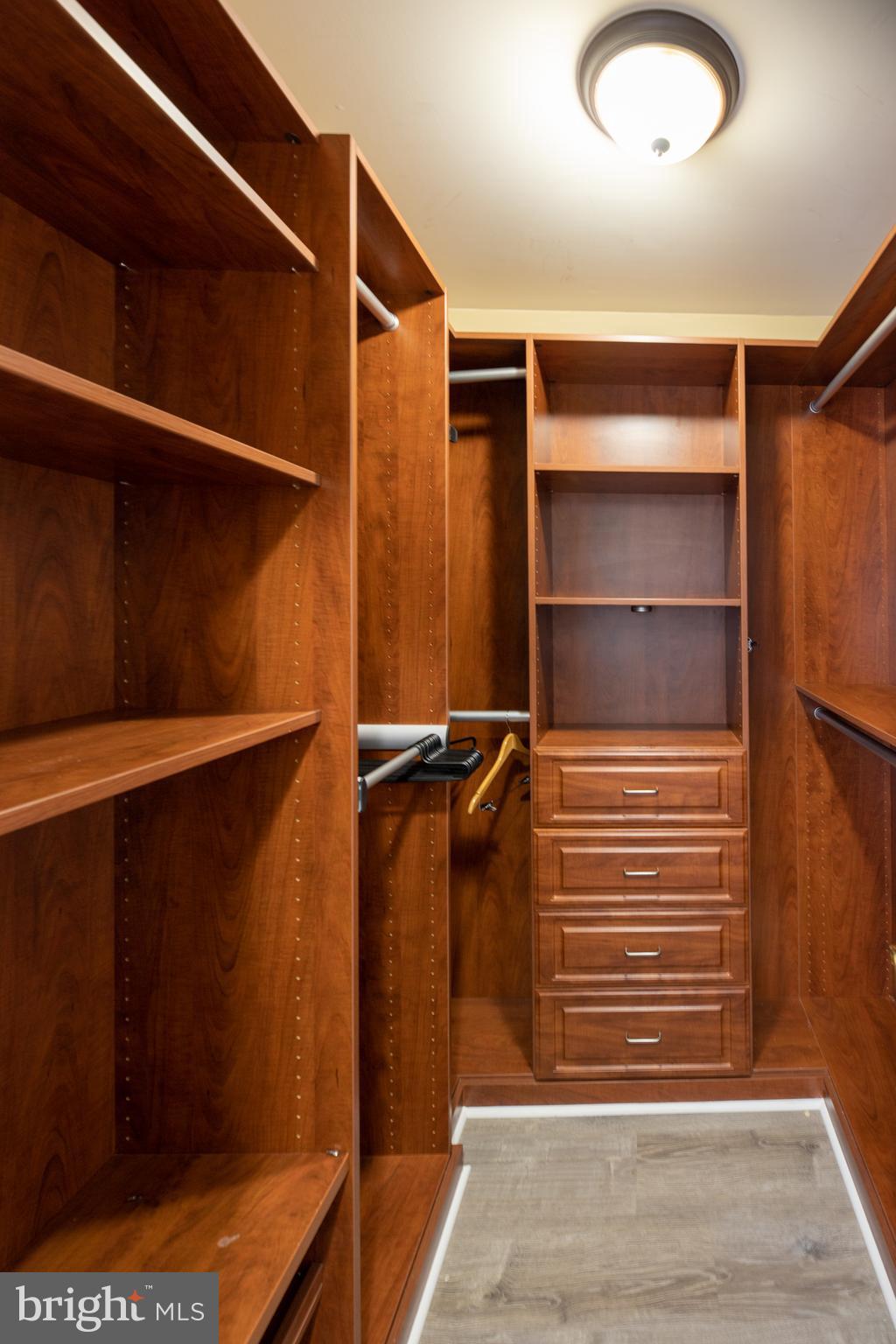 LOCHEWOOD - Residential