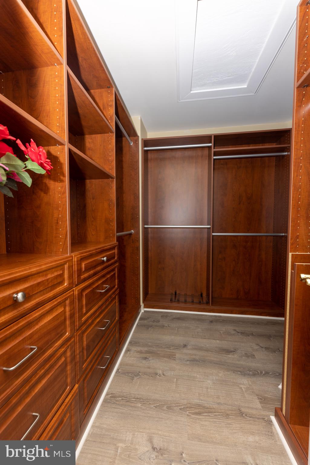 LOCHEWOOD - Residential