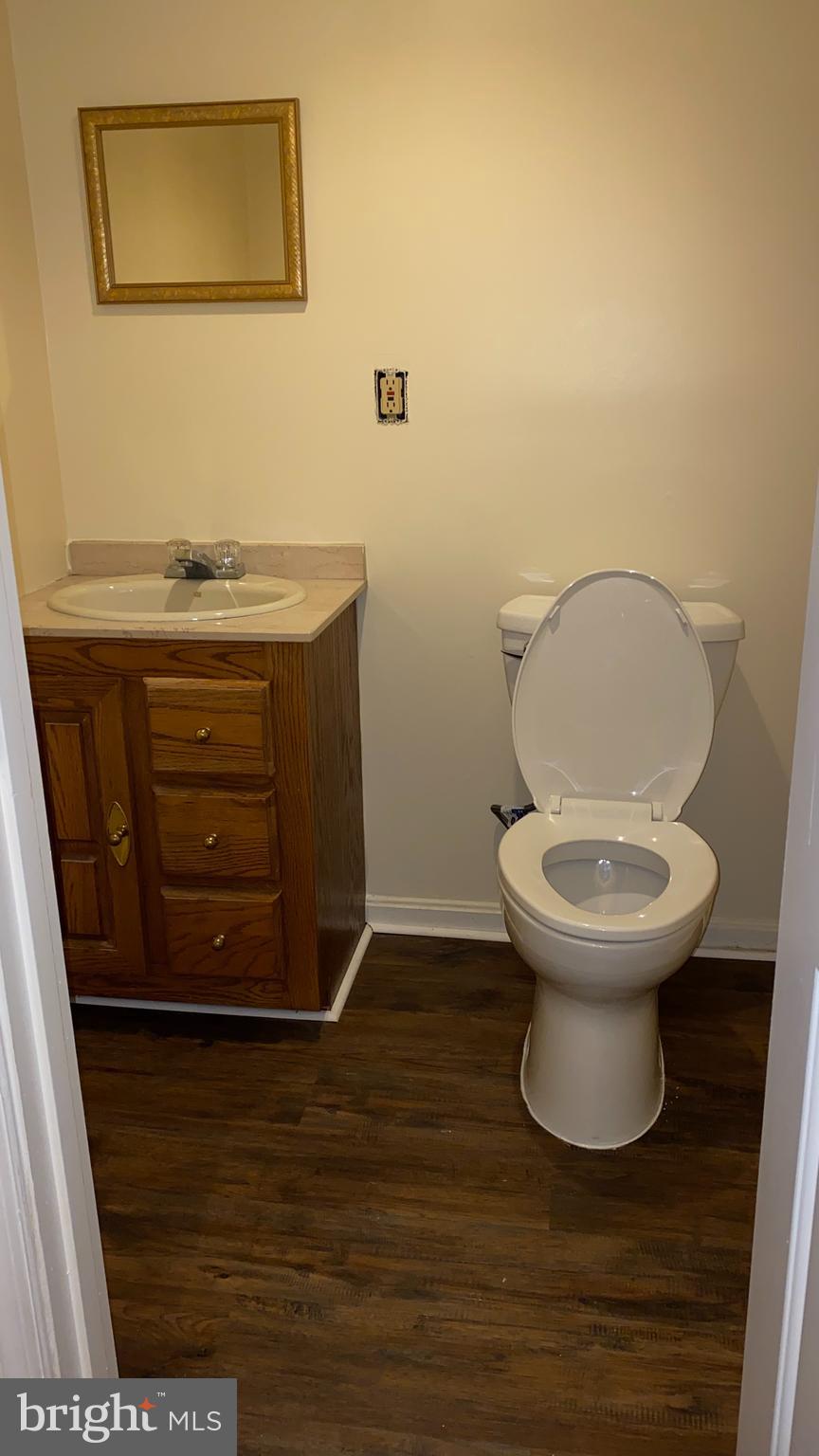 VALLEY STREAM ESTATES - Residential Lease