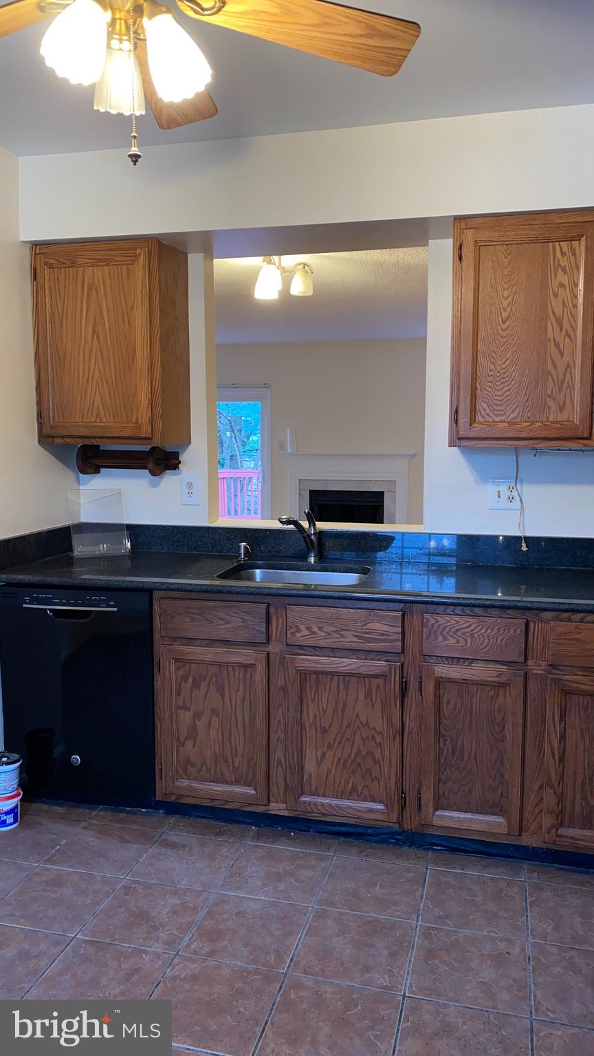 VALLEY STREAM ESTATES - Residential Lease