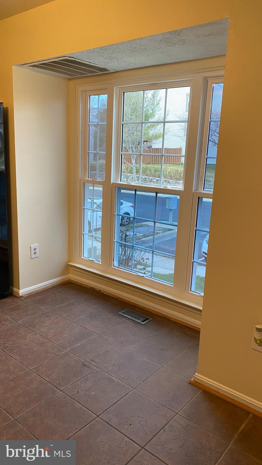 VALLEY STREAM ESTATES - Residential Lease