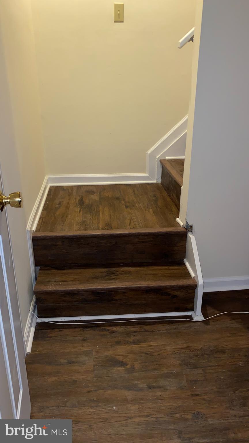 VALLEY STREAM ESTATES - Residential Lease