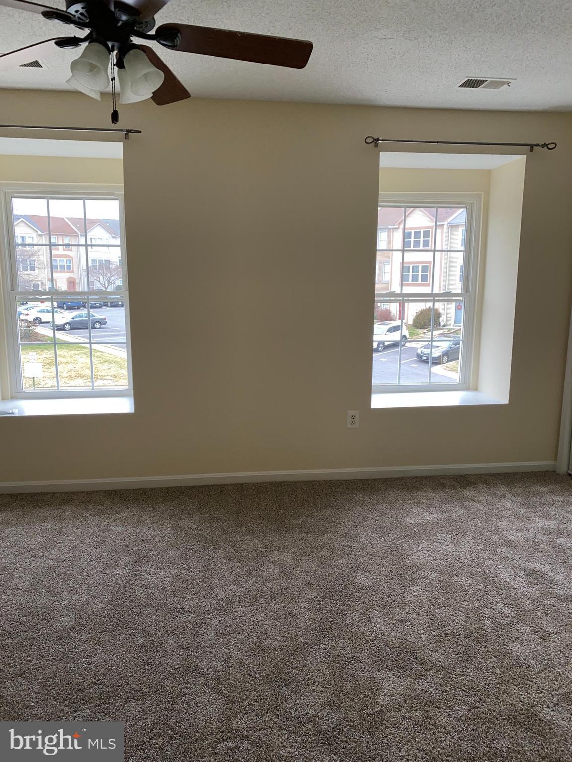 VALLEY STREAM ESTATES - Residential Lease