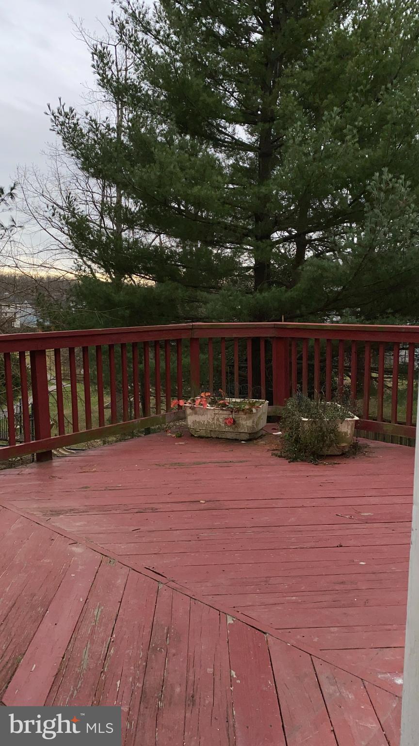 VALLEY STREAM ESTATES - Residential Lease