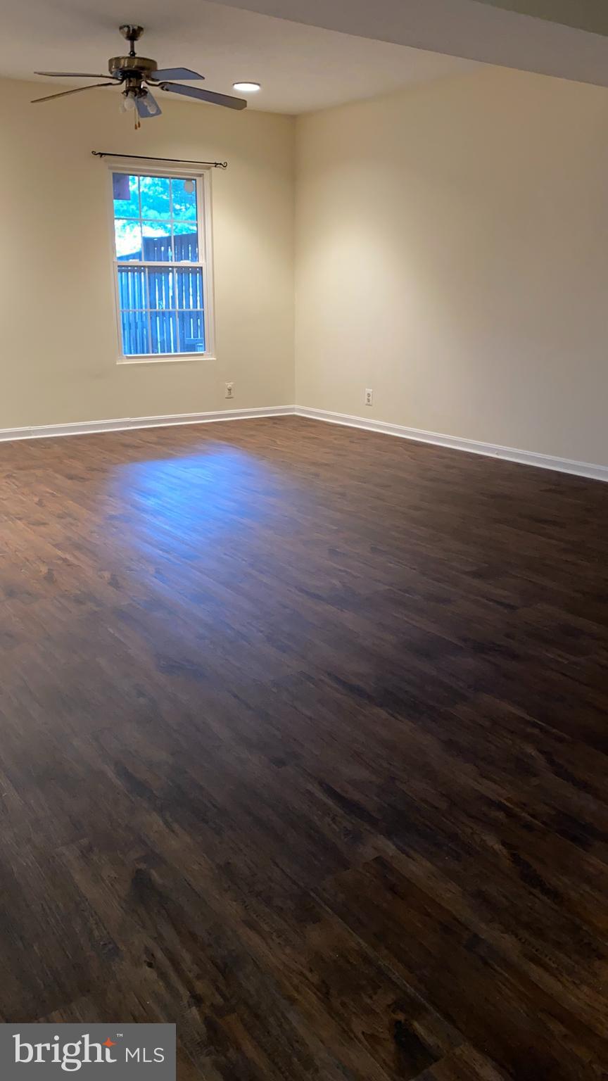 VALLEY STREAM ESTATES - Residential Lease