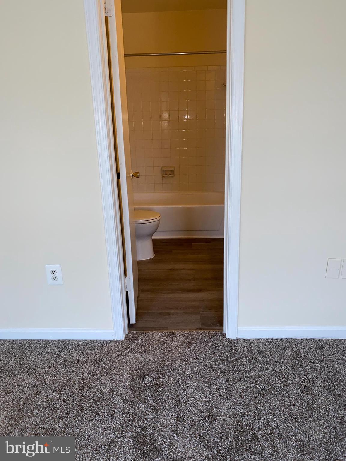 VALLEY STREAM ESTATES - Residential Lease