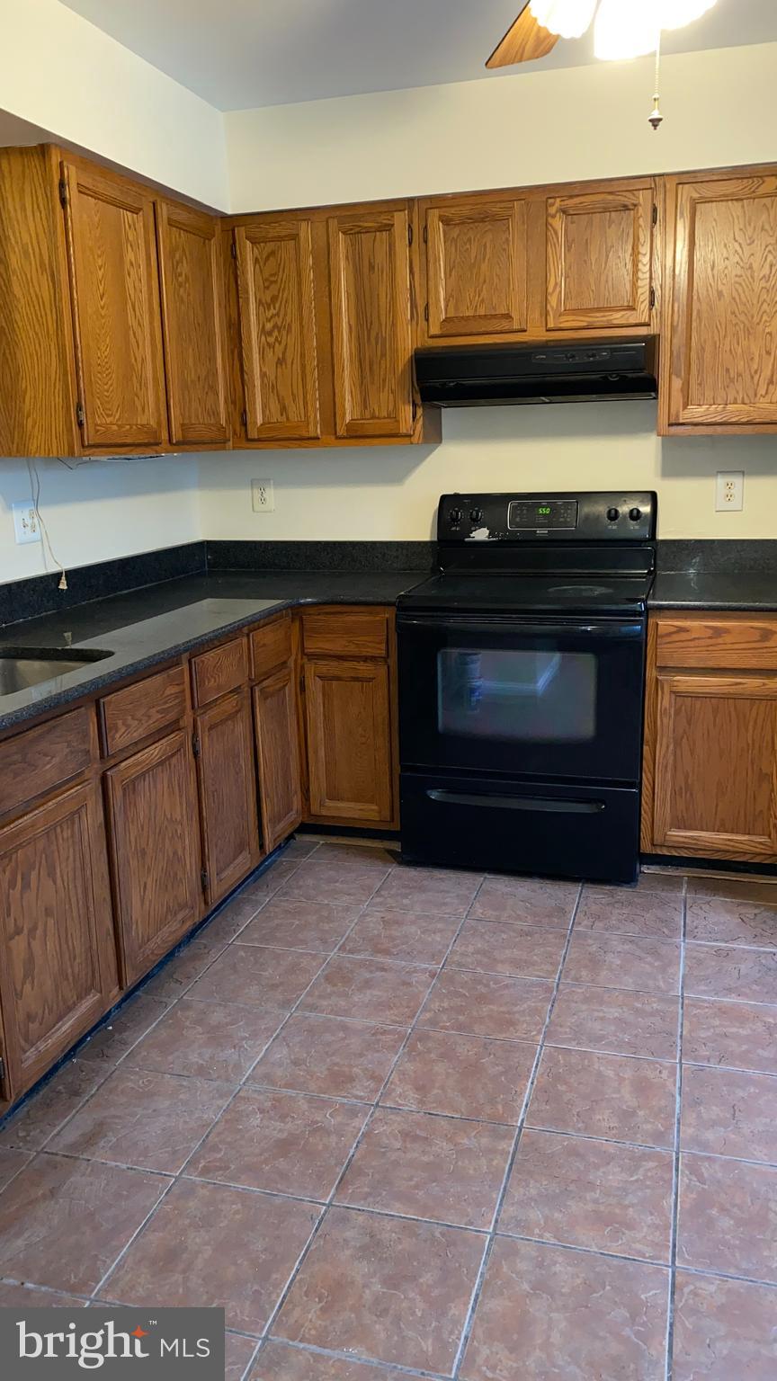 VALLEY STREAM ESTATES - Residential Lease