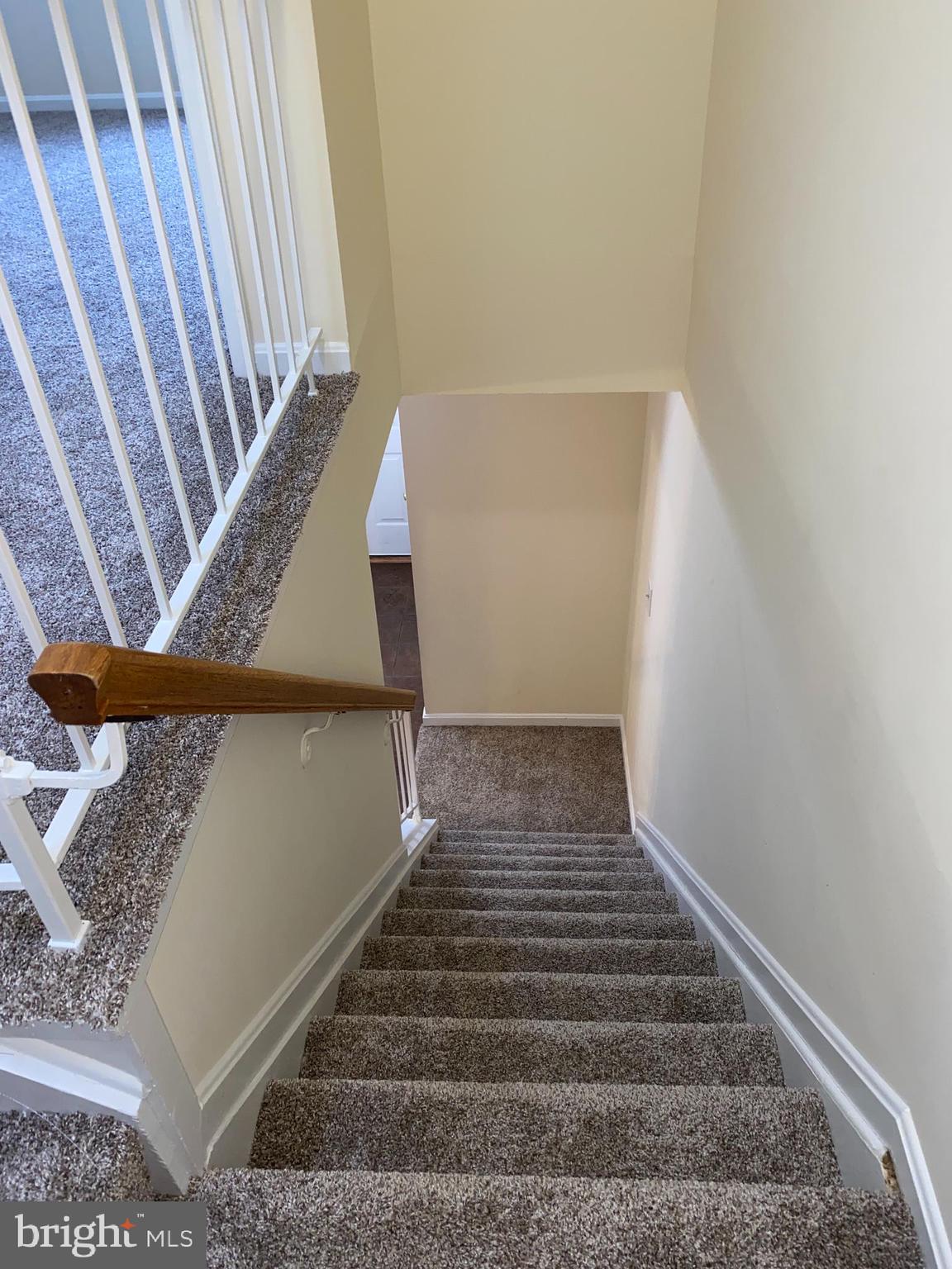 VALLEY STREAM ESTATES - Residential Lease