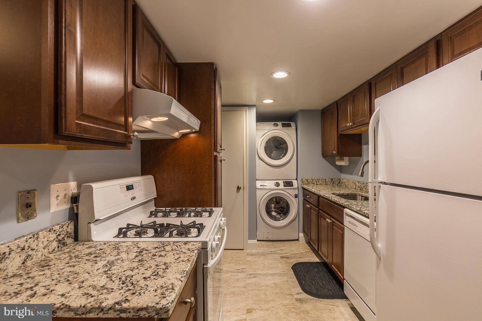 GEORGETOWN WOODS - Residential