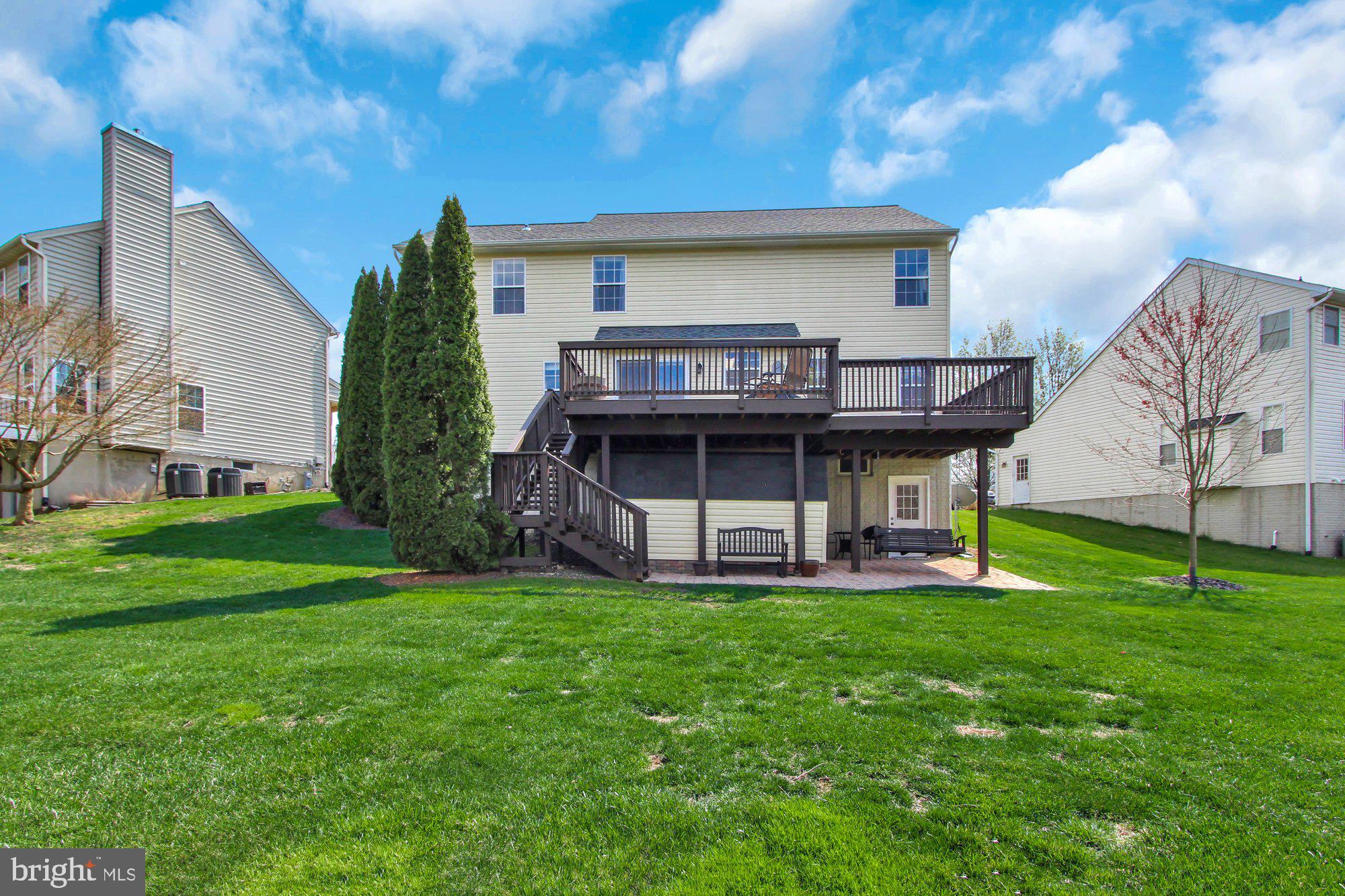 HENDERSON MANOR - Residential