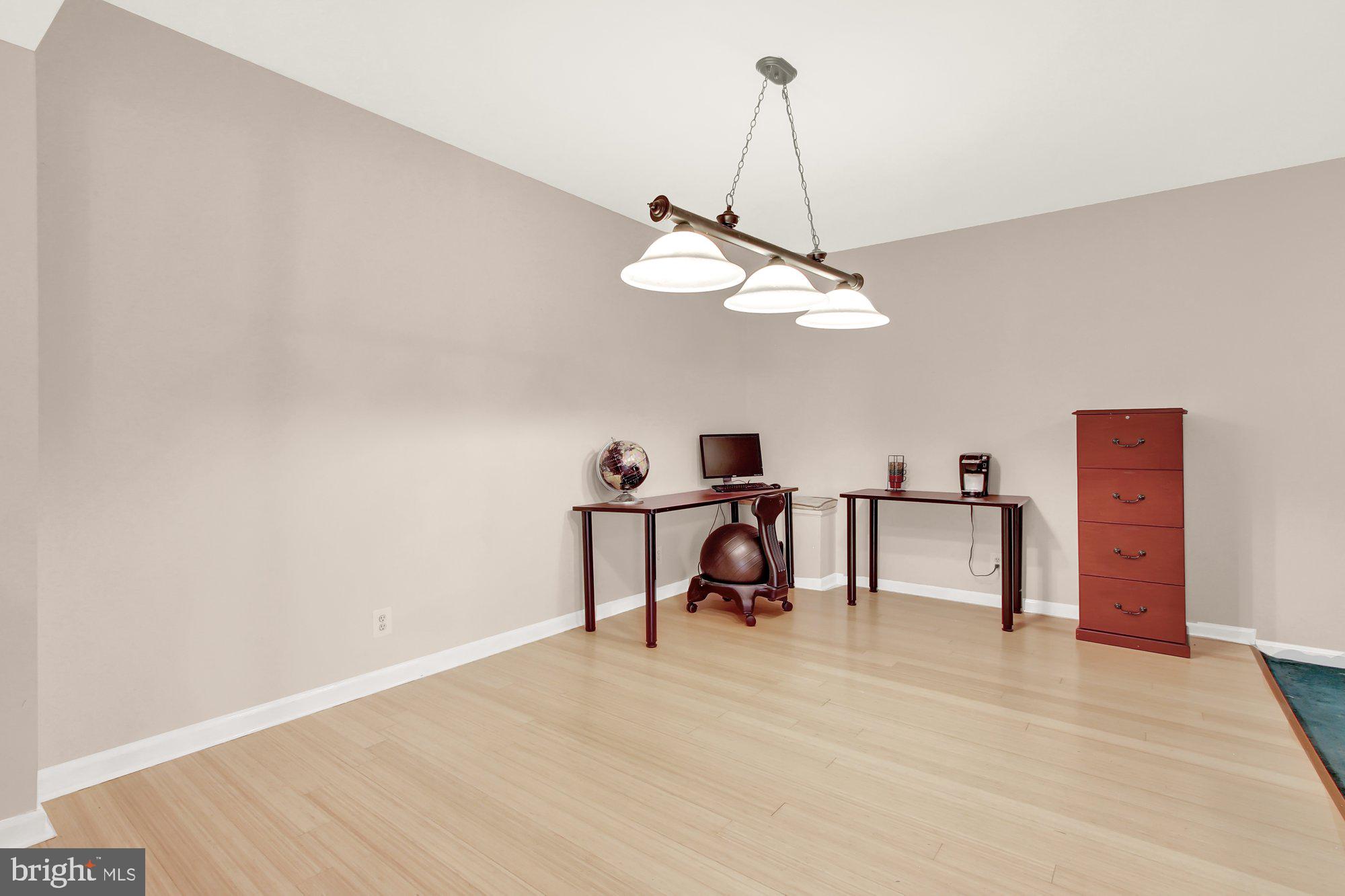 HENDERSON MANOR - Residential