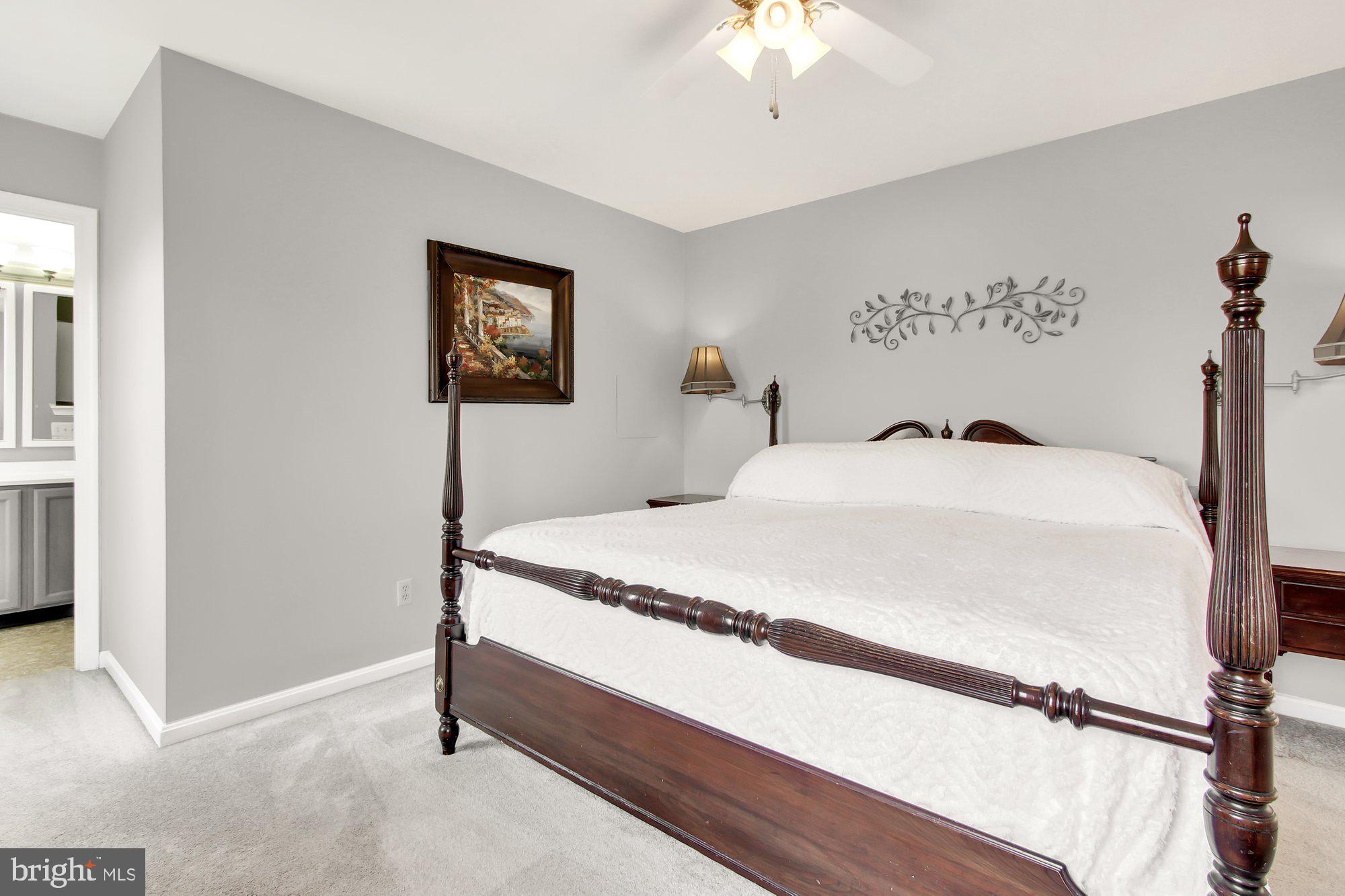 HENDERSON MANOR - Residential