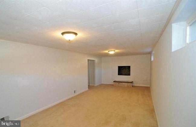 MCLEAN MANOR - Residential Lease