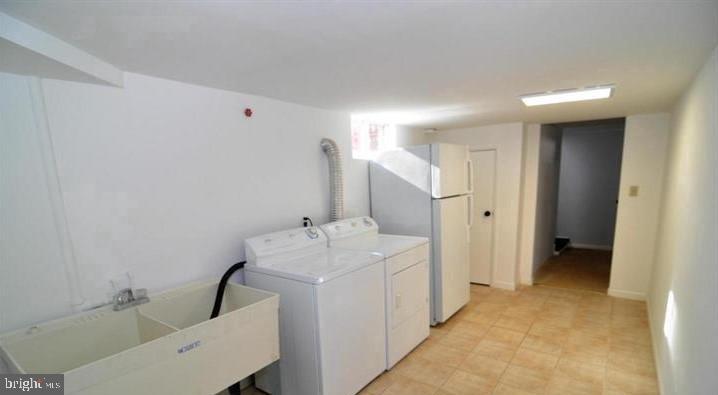 MCLEAN MANOR - Residential Lease