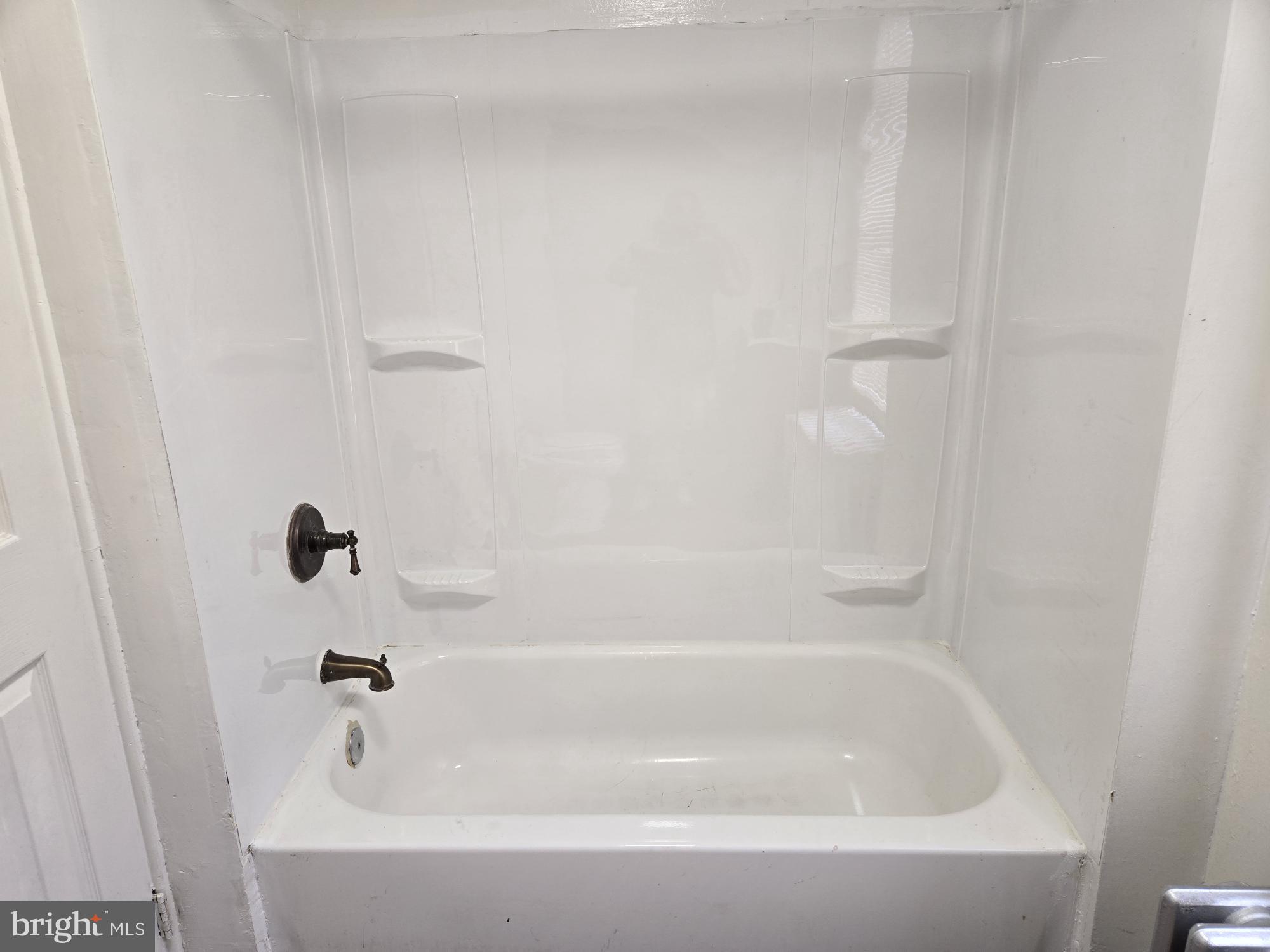 KENSINGTON - Residential Lease