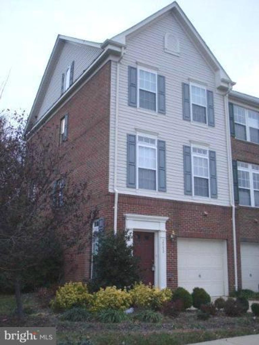 LIght, bright end unit town home. Leave you car in the garage: easy access to Metro,bus & shops. 4 levels: every bedroom has it's own bath, 2 w/ walk-in closet! Dual HVAC+extra insulation. Relax on the deck or in front of the gas fireplace. Former model w/ architectural details and neutral decor. No Smoking.  Email/ call (tenant) 1 hr notice.