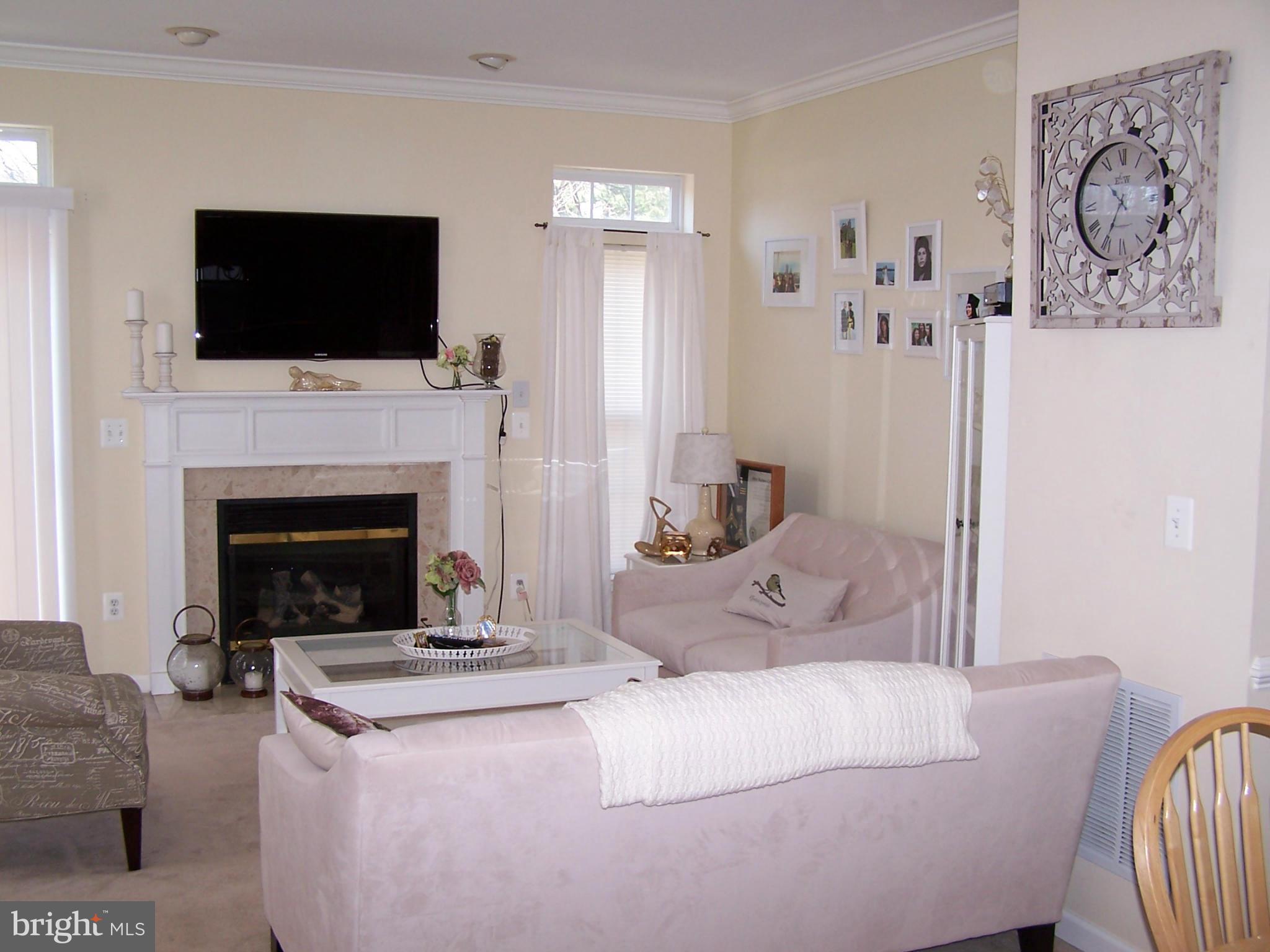 HUNTINGTON GROVE - Residential Lease