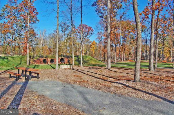 ONE LOUDOUN LAND BAY B - Residential Lease