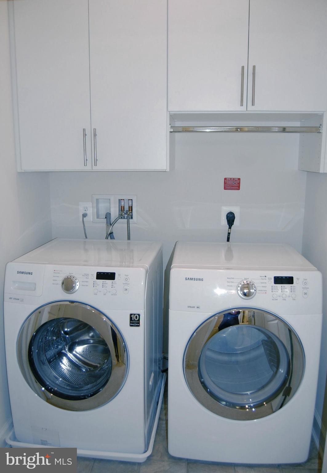 ONE LOUDOUN LAND BAY B - Residential Lease