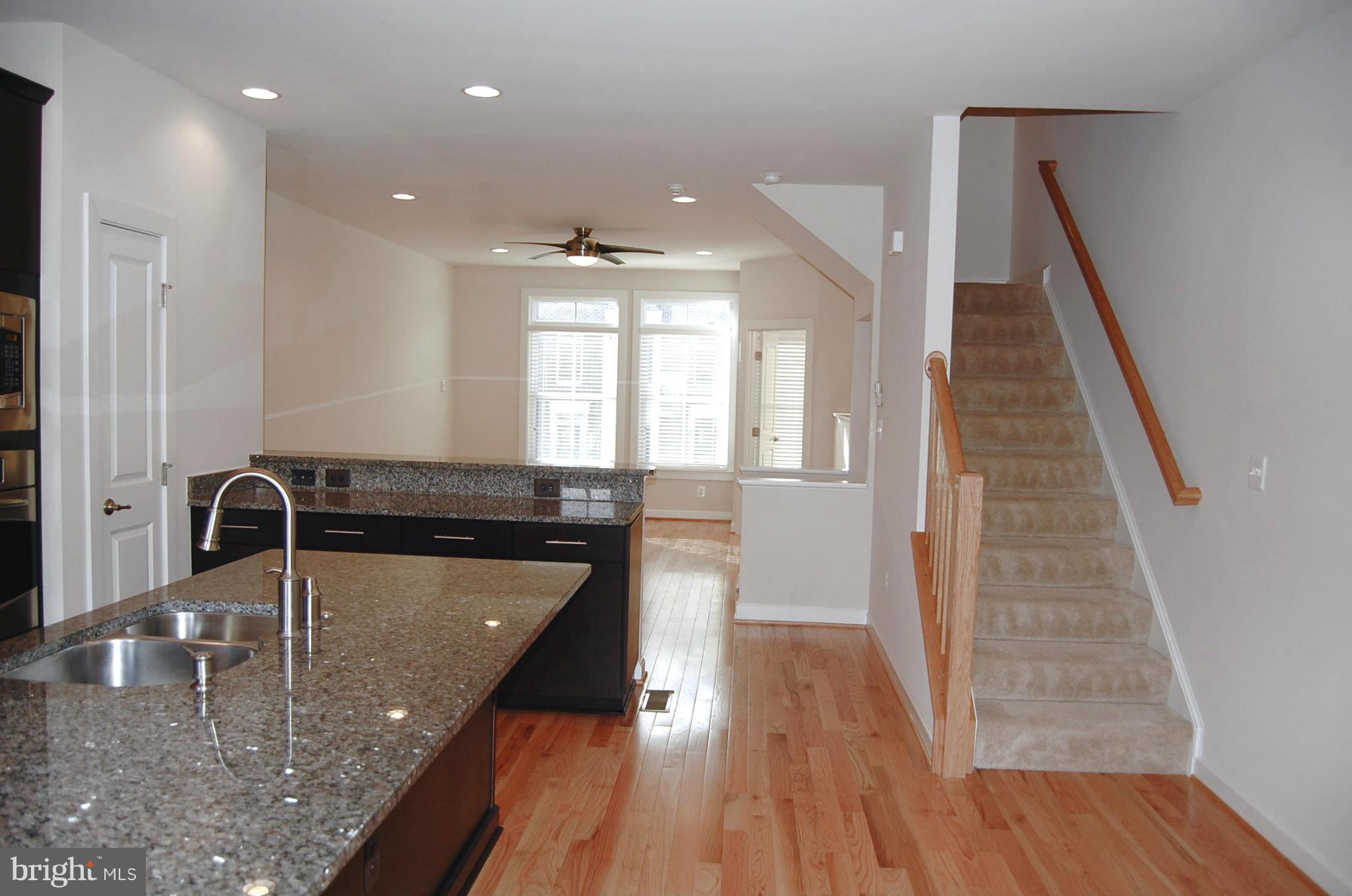 ONE LOUDOUN LAND BAY B - Residential Lease