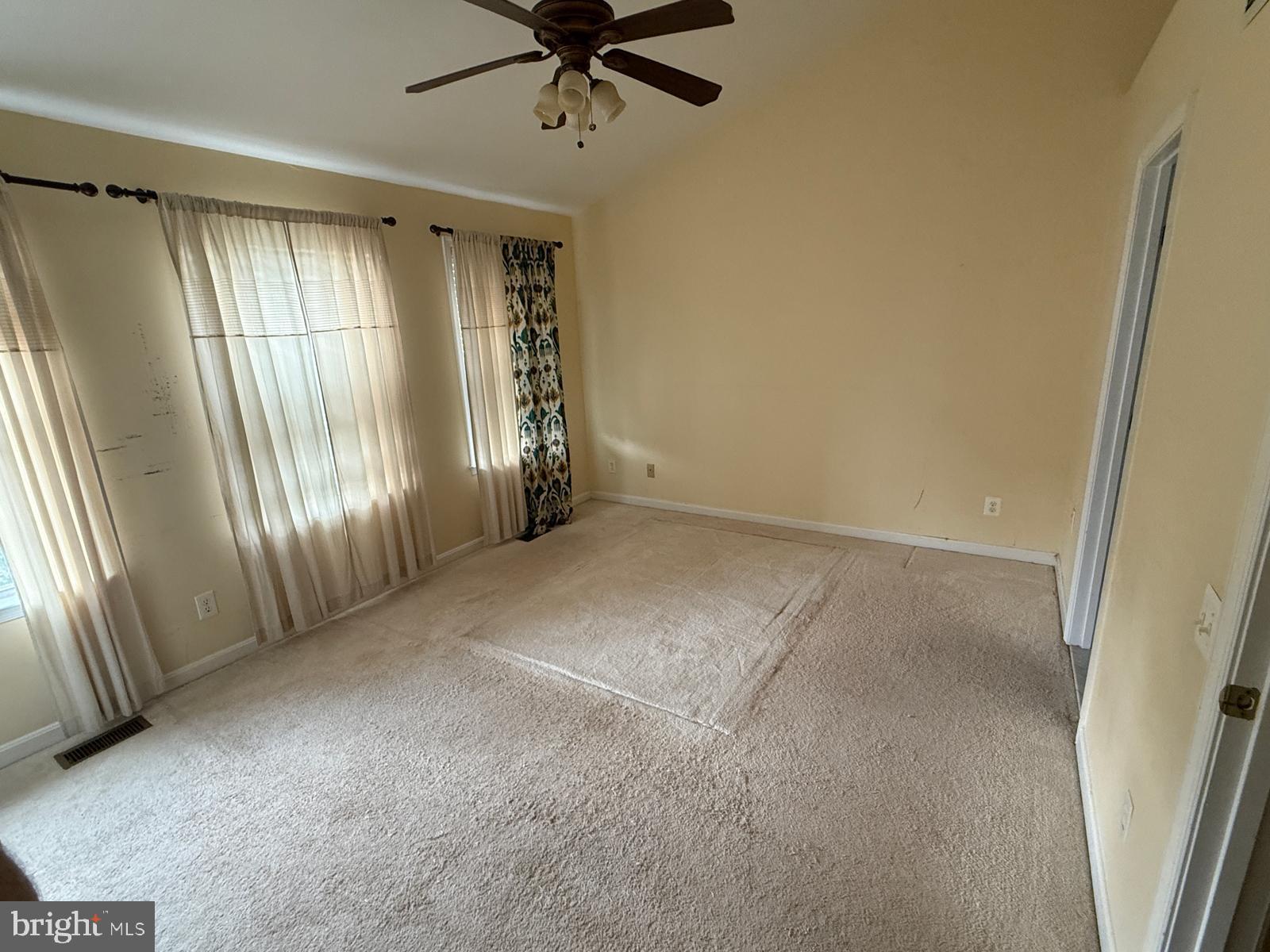 LOWES ISLAND/CASCADES - Residential Lease