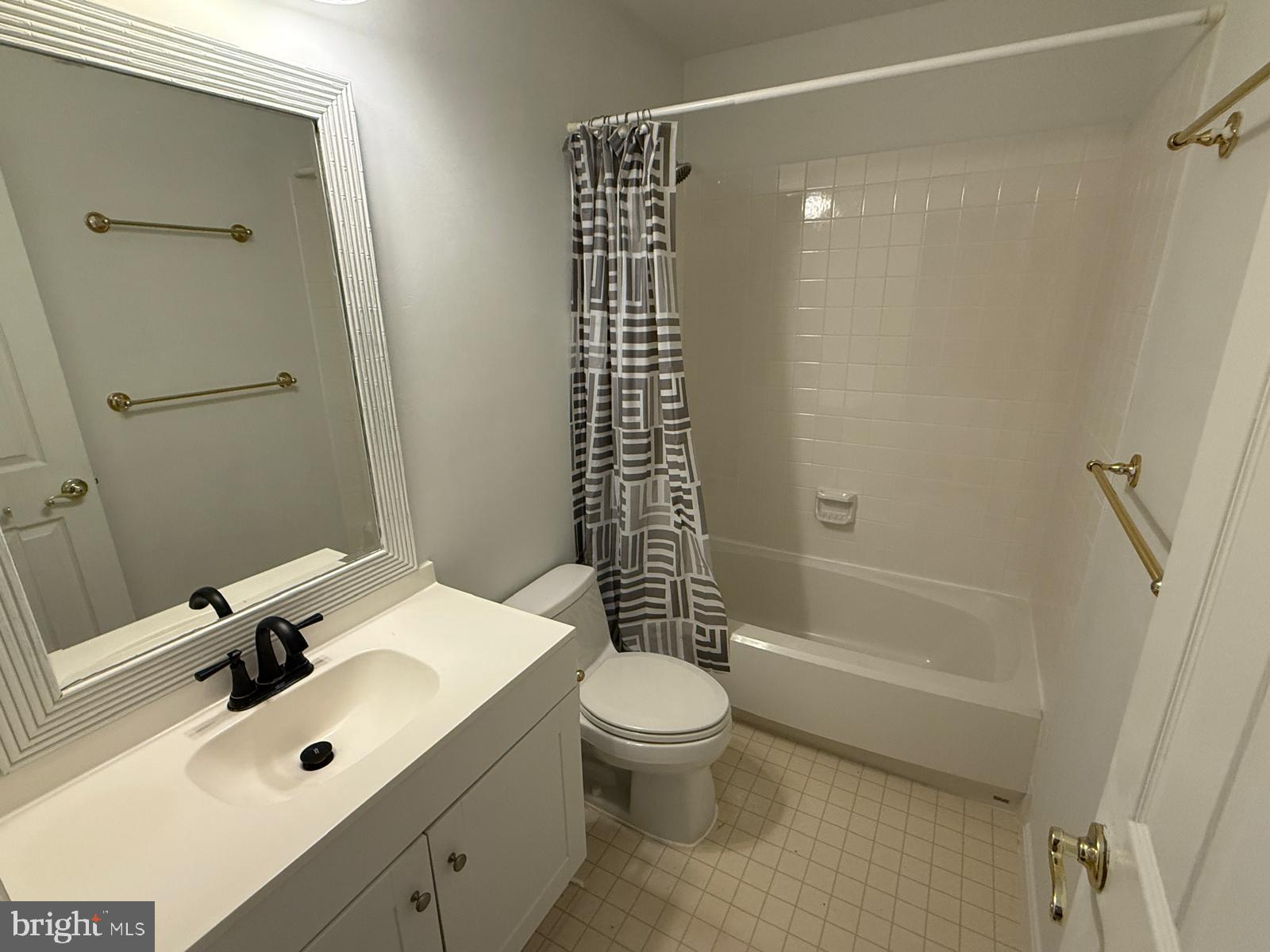 LOWES ISLAND/CASCADES - Residential Lease