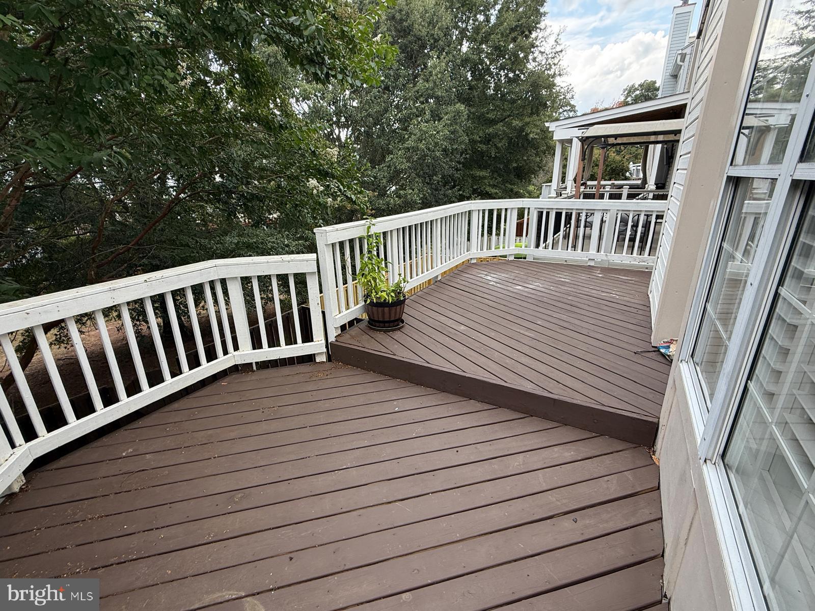 LOWES ISLAND/CASCADES - Residential Lease