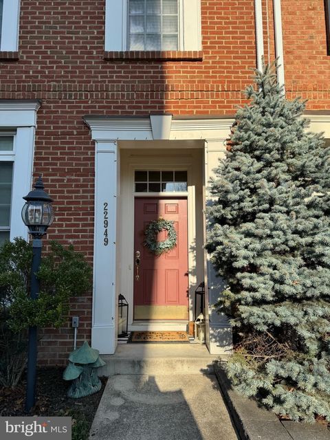 22949 FANSHAW SQUARE BRAMBLETON VA 20148