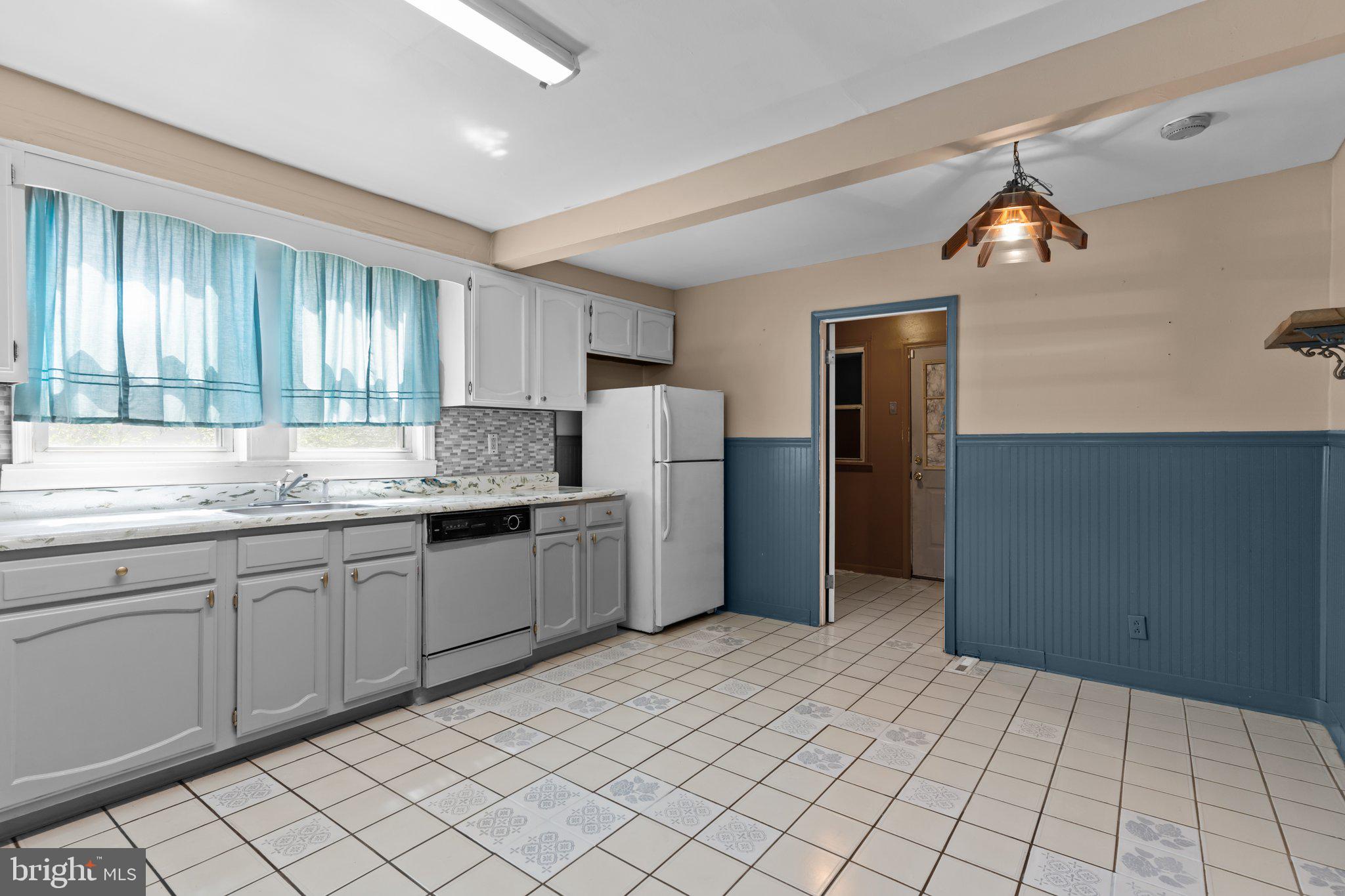 ROCKLEDGE - Residential Lease