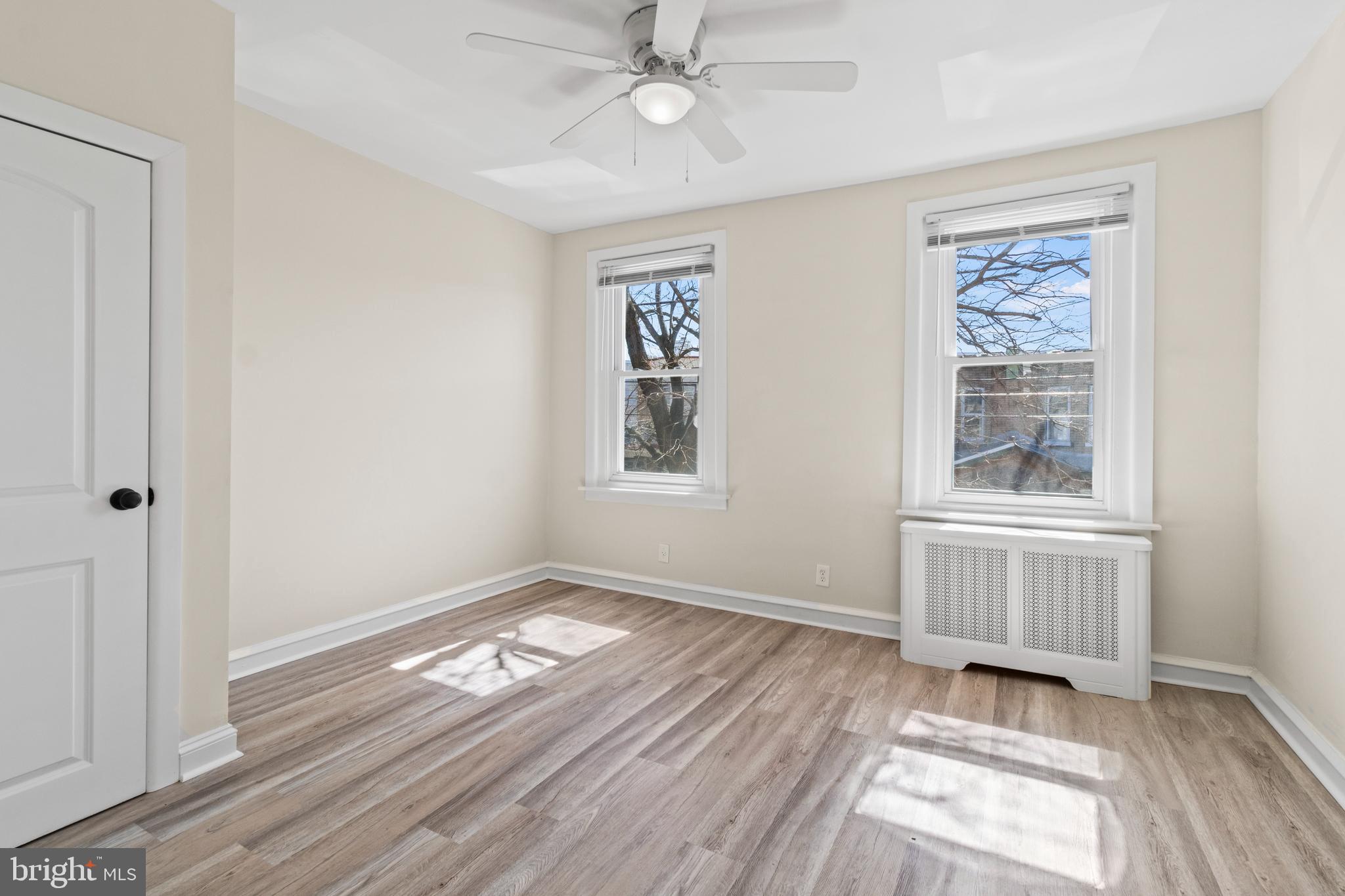 PORT RICHMOND - Residential Lease