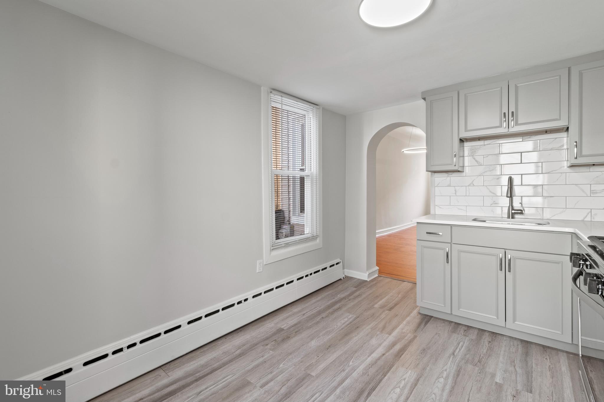 PORT RICHMOND - Residential Lease