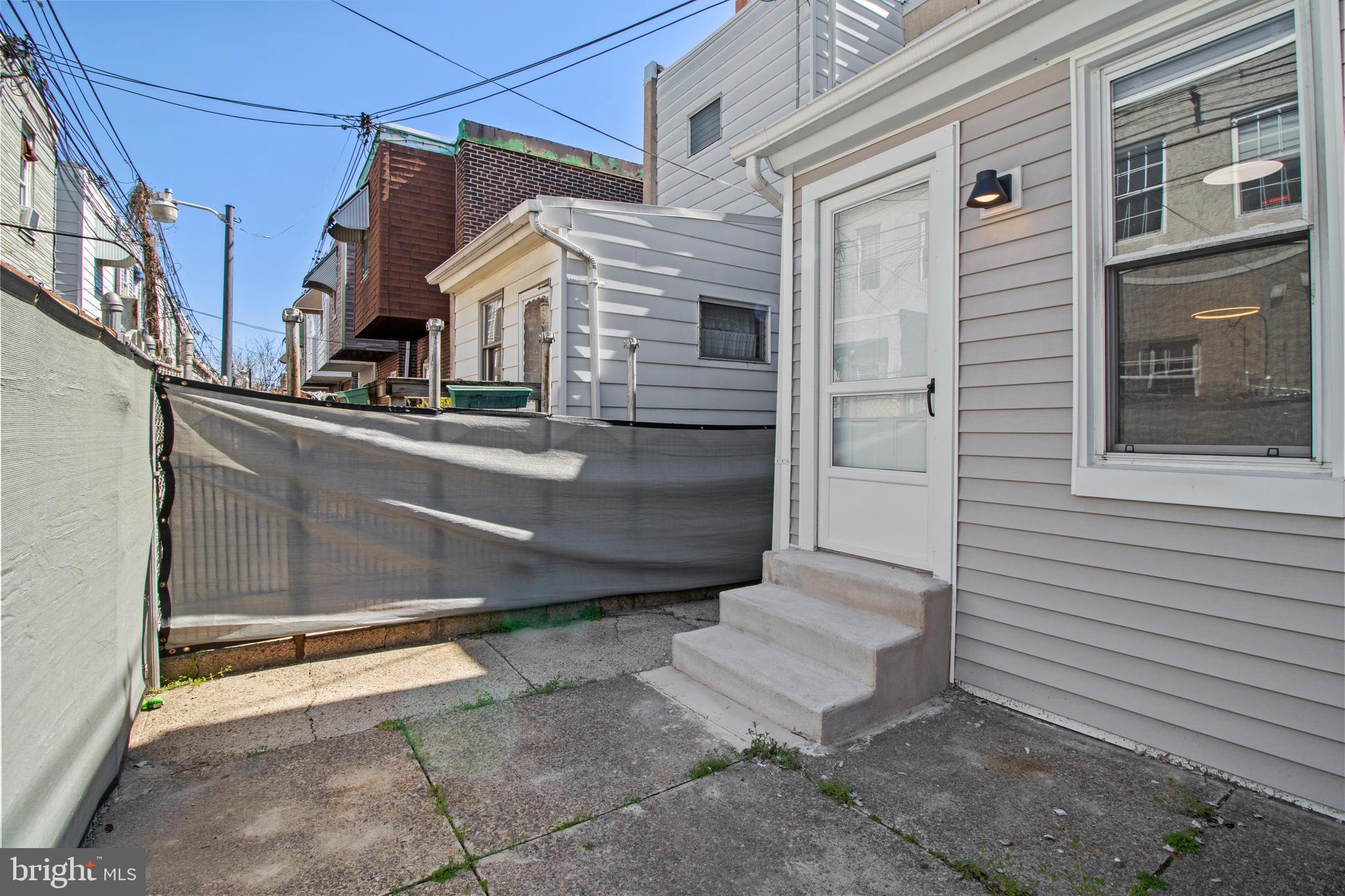 PORT RICHMOND - Residential Lease