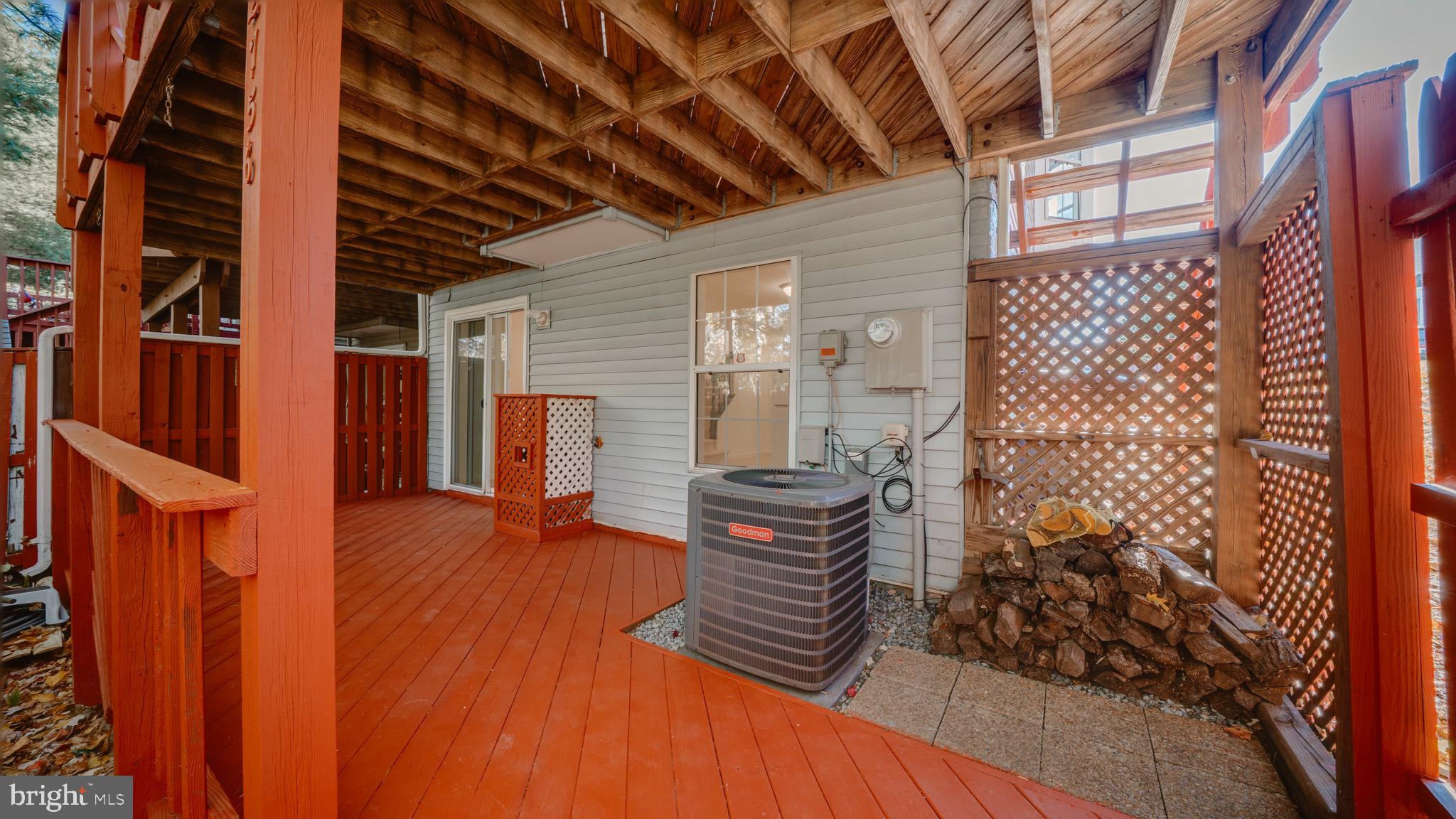 RIVER OAKS - Residential