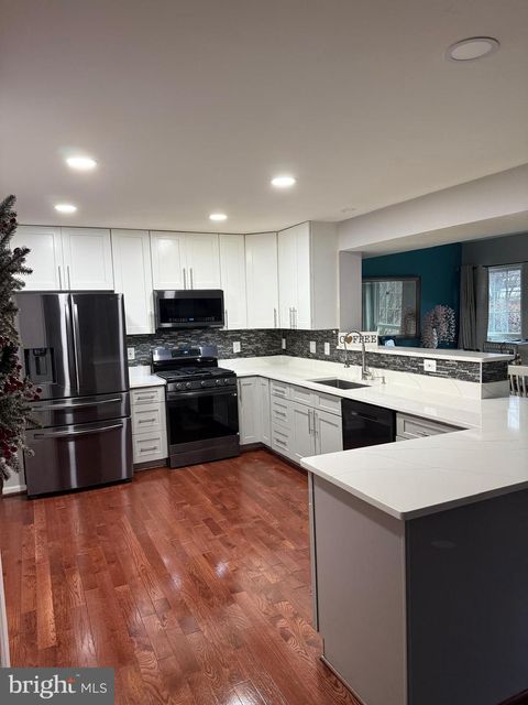 24 AURELIE DRIVE FREDERICKSBURG VA 22406