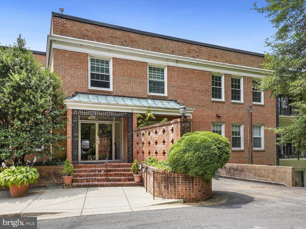 3535 CHEVY CHASE LAKE DRIVE 310