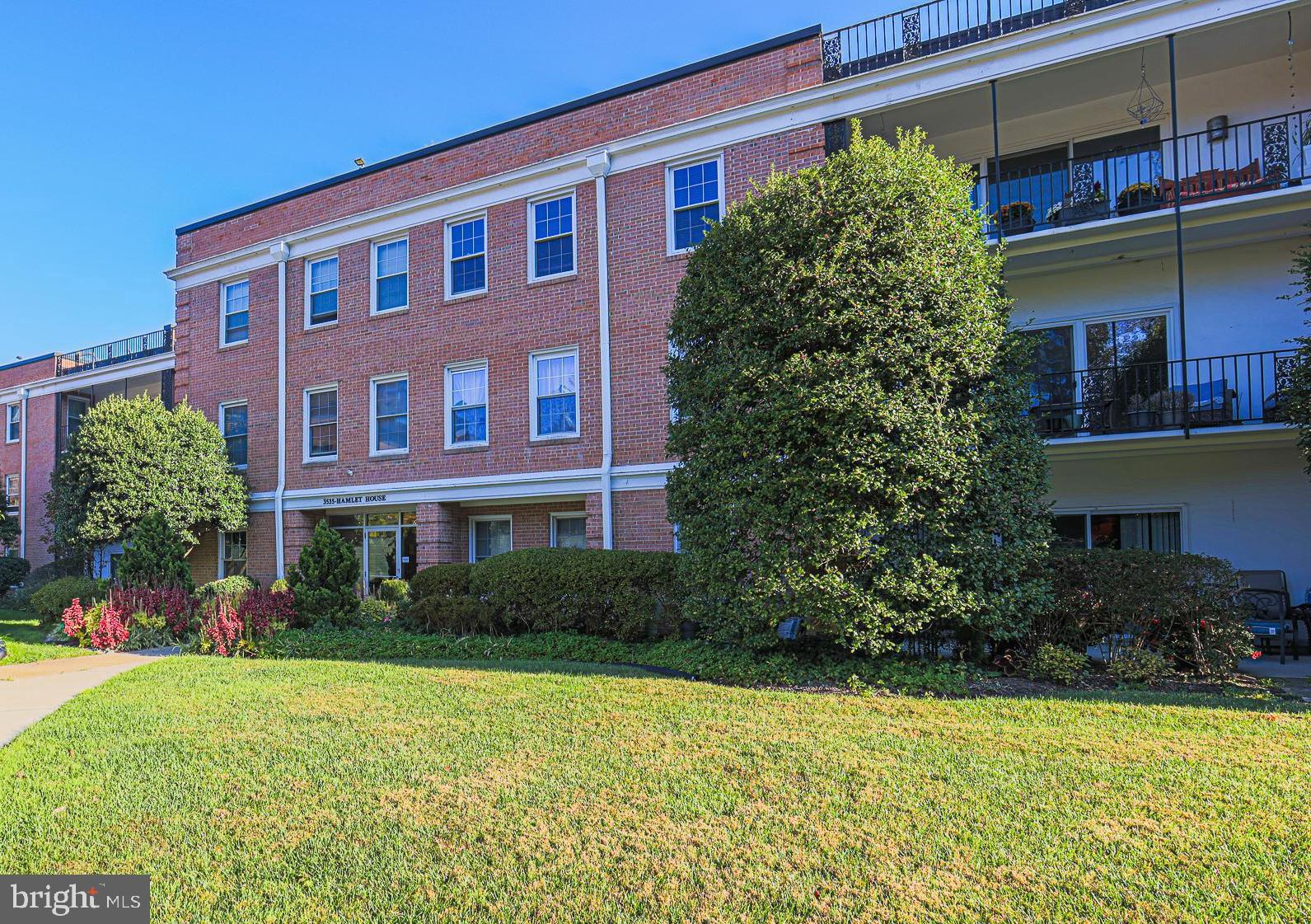 HAMLET HOUSE - Residential