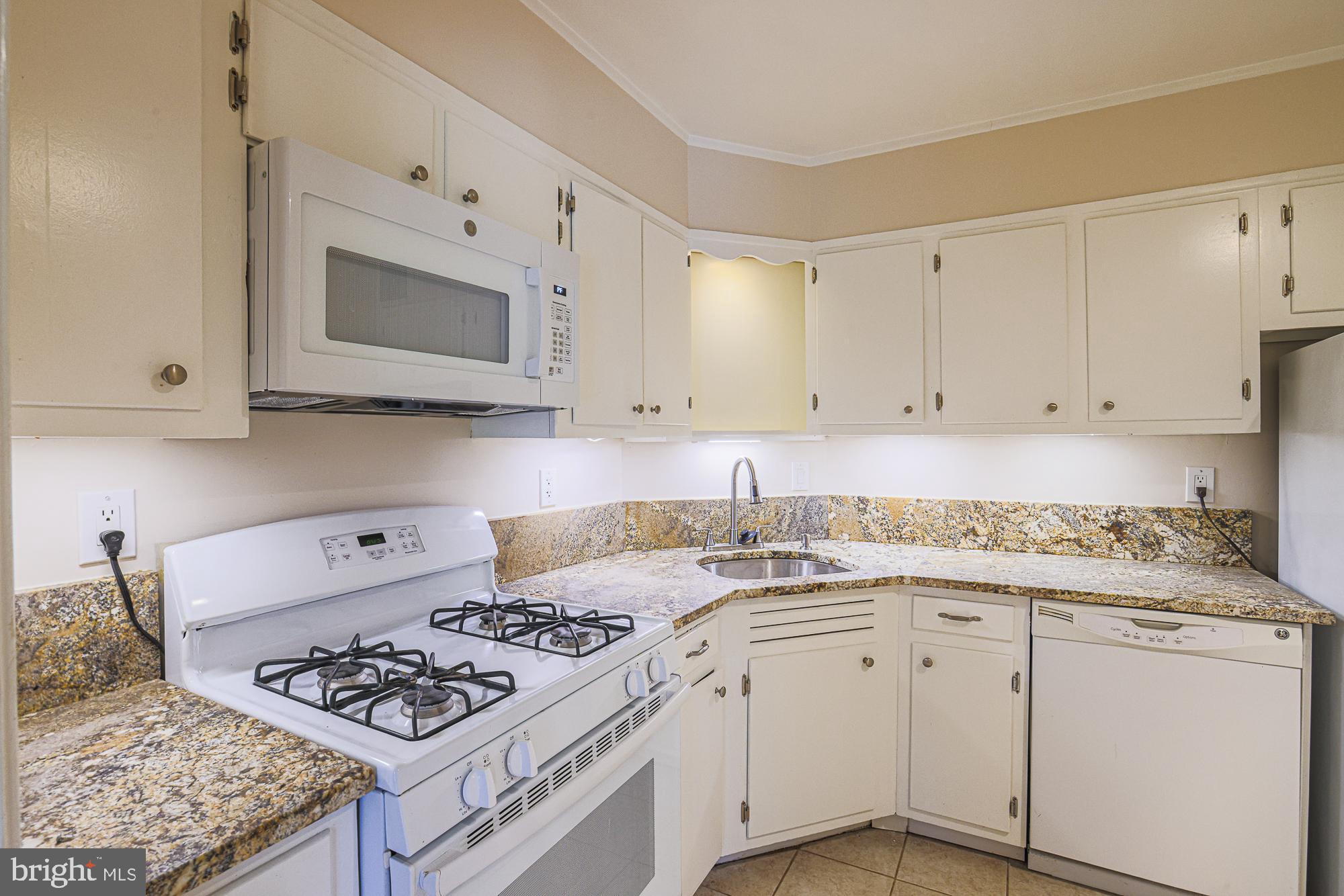 HAMLET HOUSE - Residential